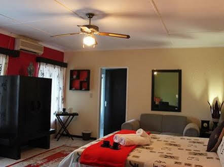 A Knights Rest Guesthouse Pretoria Exterior photo