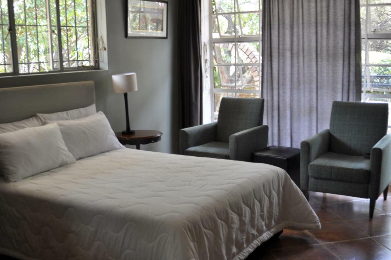 A Knights Rest Guesthouse Pretoria Exterior photo